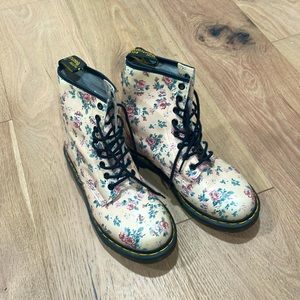 Like new Dr Martens